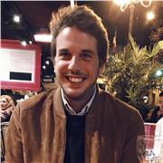 Jeune diplômé d'un master 2 en direction artistique motivé à transmettre son savoir faire créatif